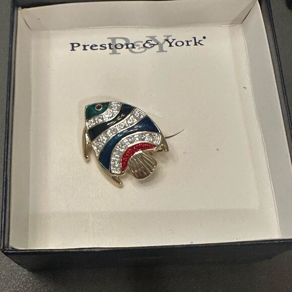 Preston & York Angel
Fish brooch pin Vintage new in box - Picture 4 of 11